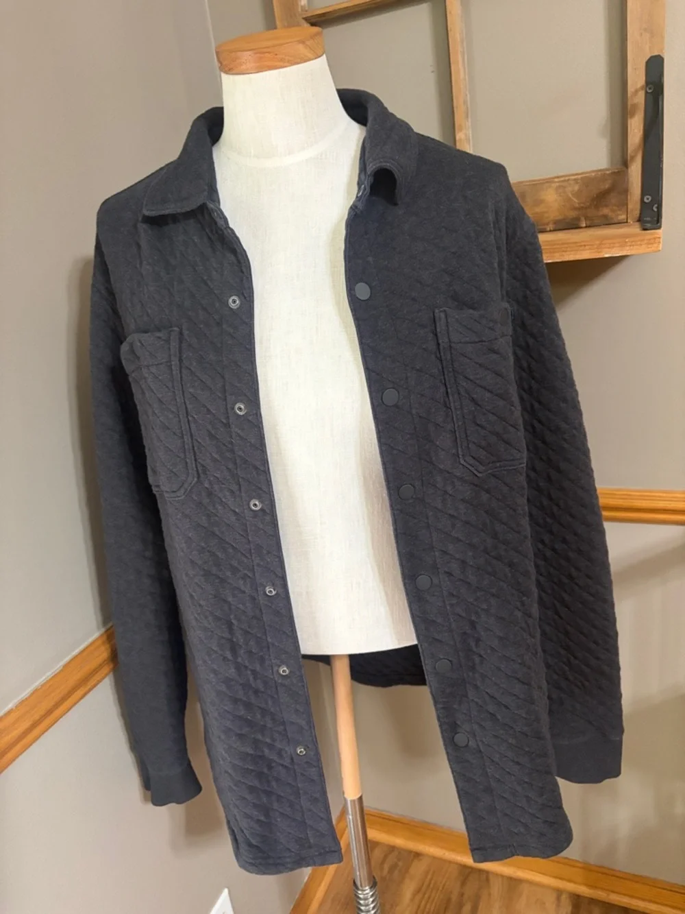 L.L Bean black quilted shirt snap jacket size medium